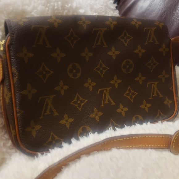 Louis Vuitton St Germain - Picture 8 of 17
